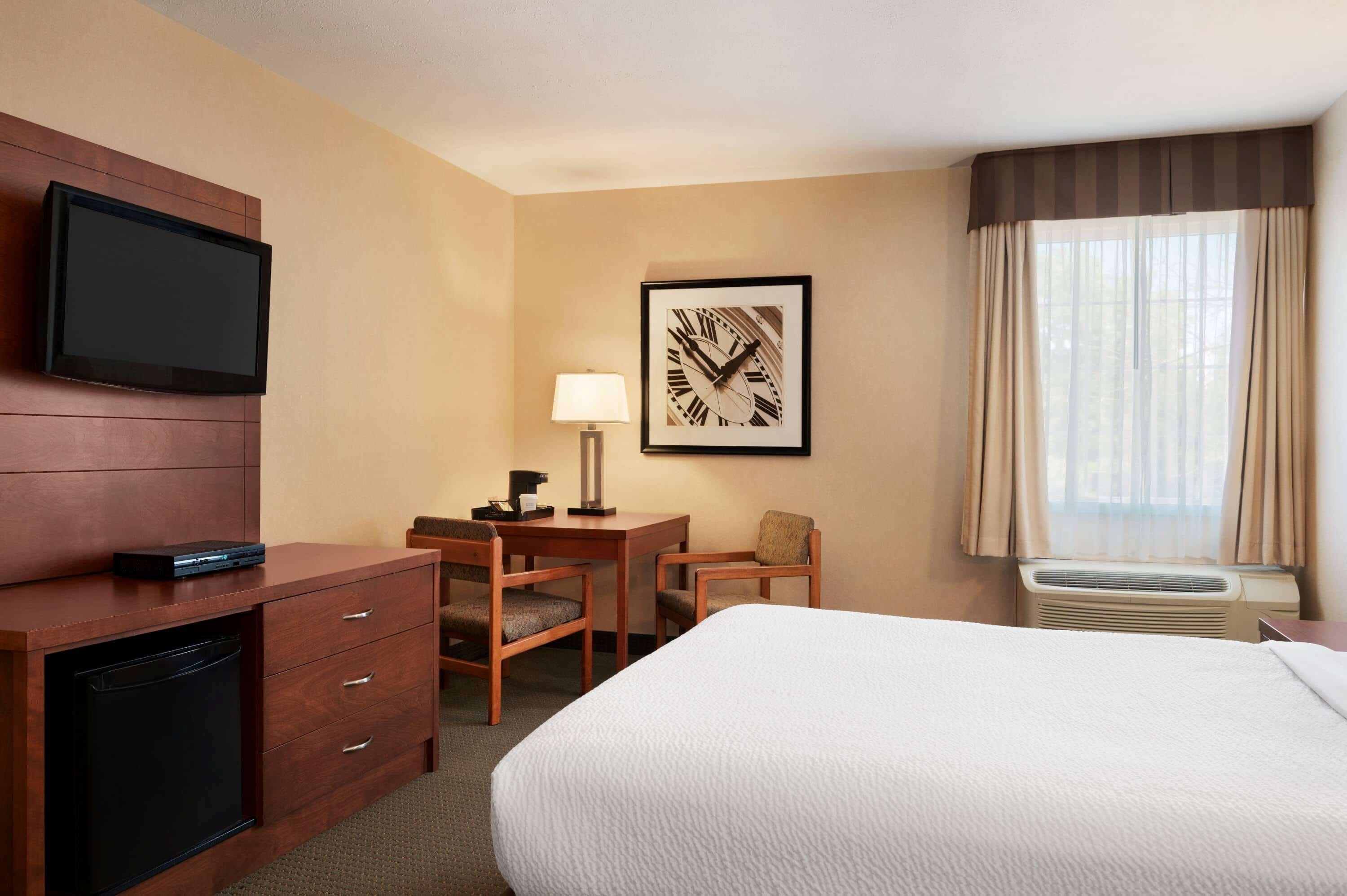 Days Inn By Wyndham Guelph Exterior photo