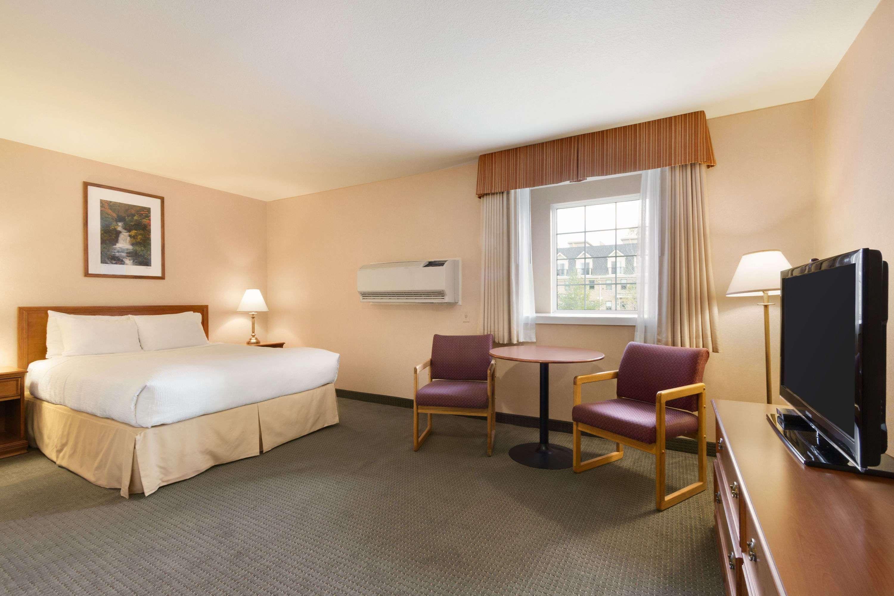 Days Inn By Wyndham Guelph Exterior photo
