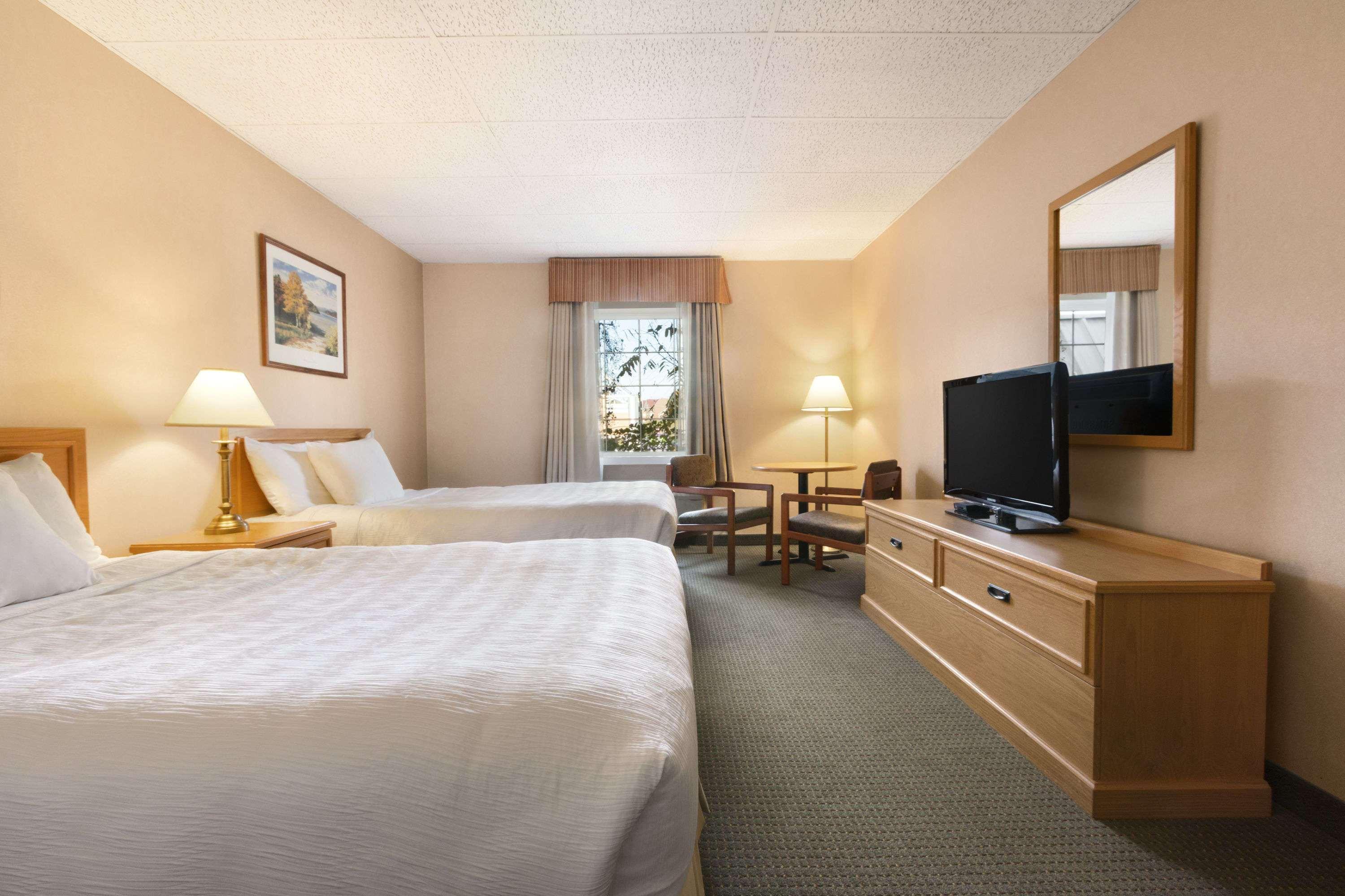 Days Inn By Wyndham Guelph Exterior photo